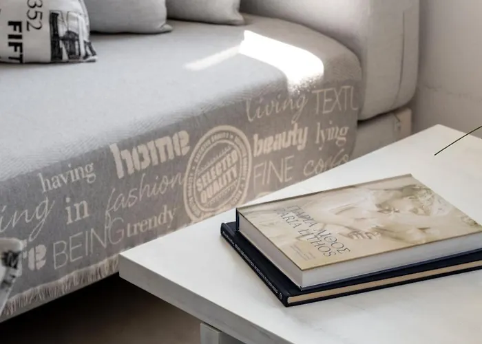 Azzurro Bianco شقة باروس