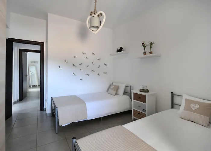 Azzurro Bianco شقة *